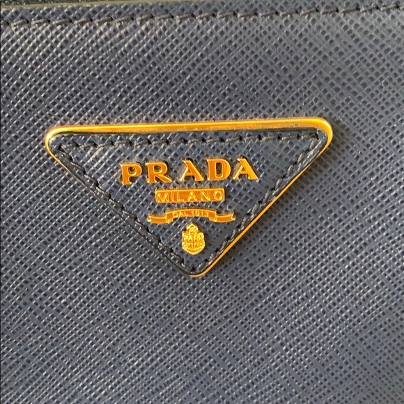 Medium Prada Saffiano Leather Galleria bag - Picture 2 of 9